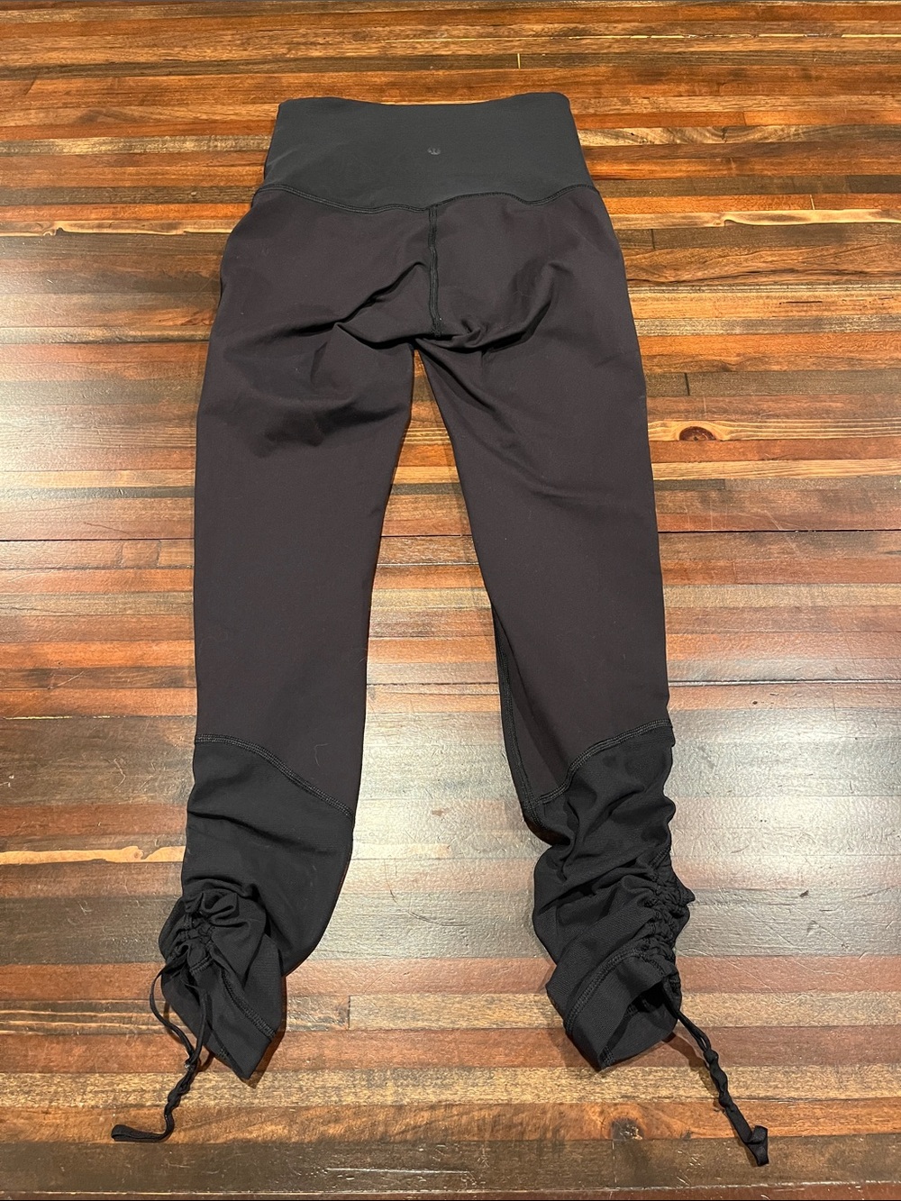 Women’s Lululemon Black Drawstring Ankle Leggings 6